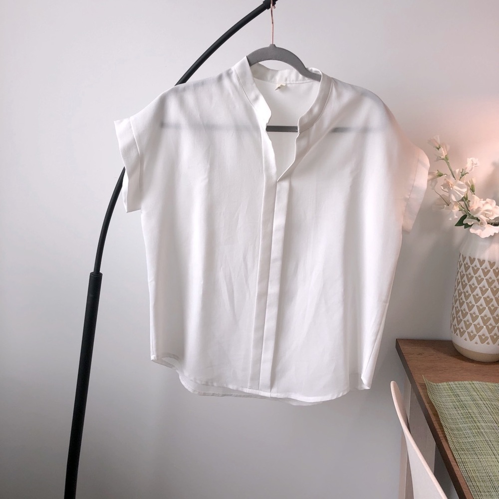 Chic summer blouse